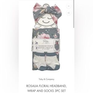 NWT newborn/ infant Floral Headband, Wrap, and Socks 3pc Set - Grey
